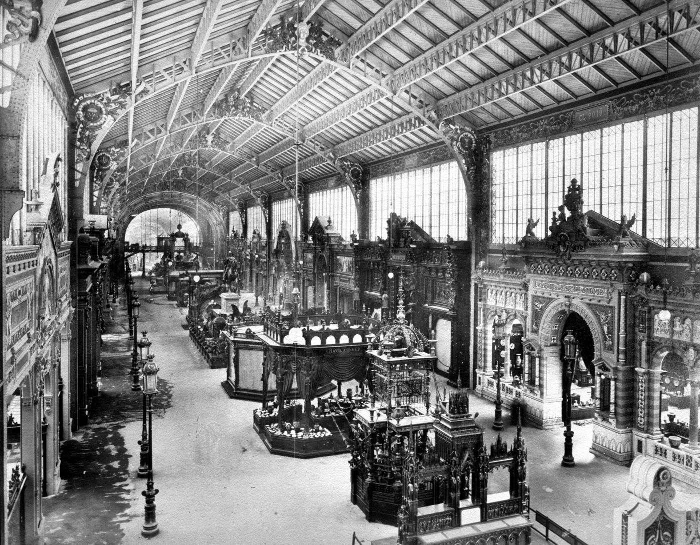 Exposition universelle de 1889 (Paris, France): View of the interior of the Hall of Industry