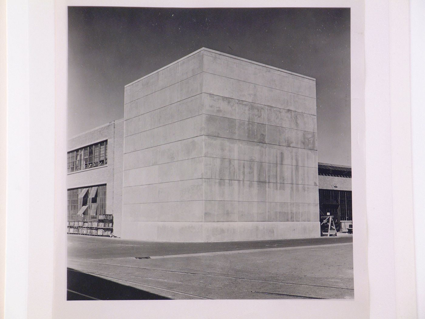 View of the lateral and rear façades of the X-Ray Building, United Aircraft Corporation Pratt & Whitney Corporation division Aircraft Assembly [?] Plant, East Hartford, Connecticut