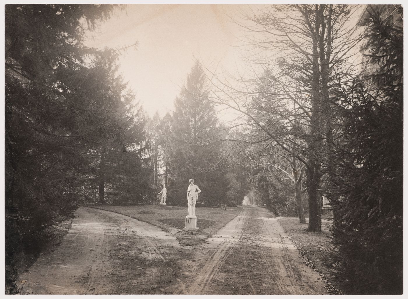 Entrance drive with statues, estate of George W. Carpenter, "Phil-Ellena" (for the love of Ellen), Germantown, Philadelphia