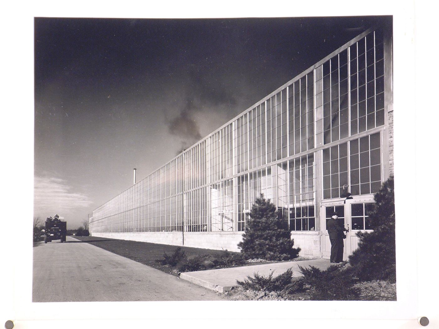 View of the south façade of the Manufacturing Building, Toledo Scale Company Assembly Plant, Toledo, Ohio