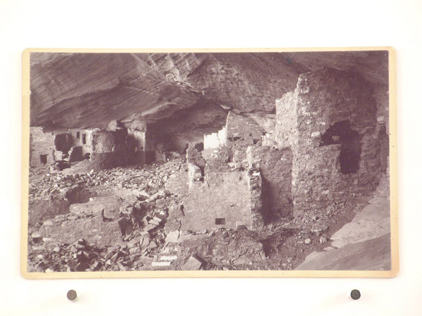 Prehistoric ruins of Canyon de Chelly, Arizona, Mummy Cavetown