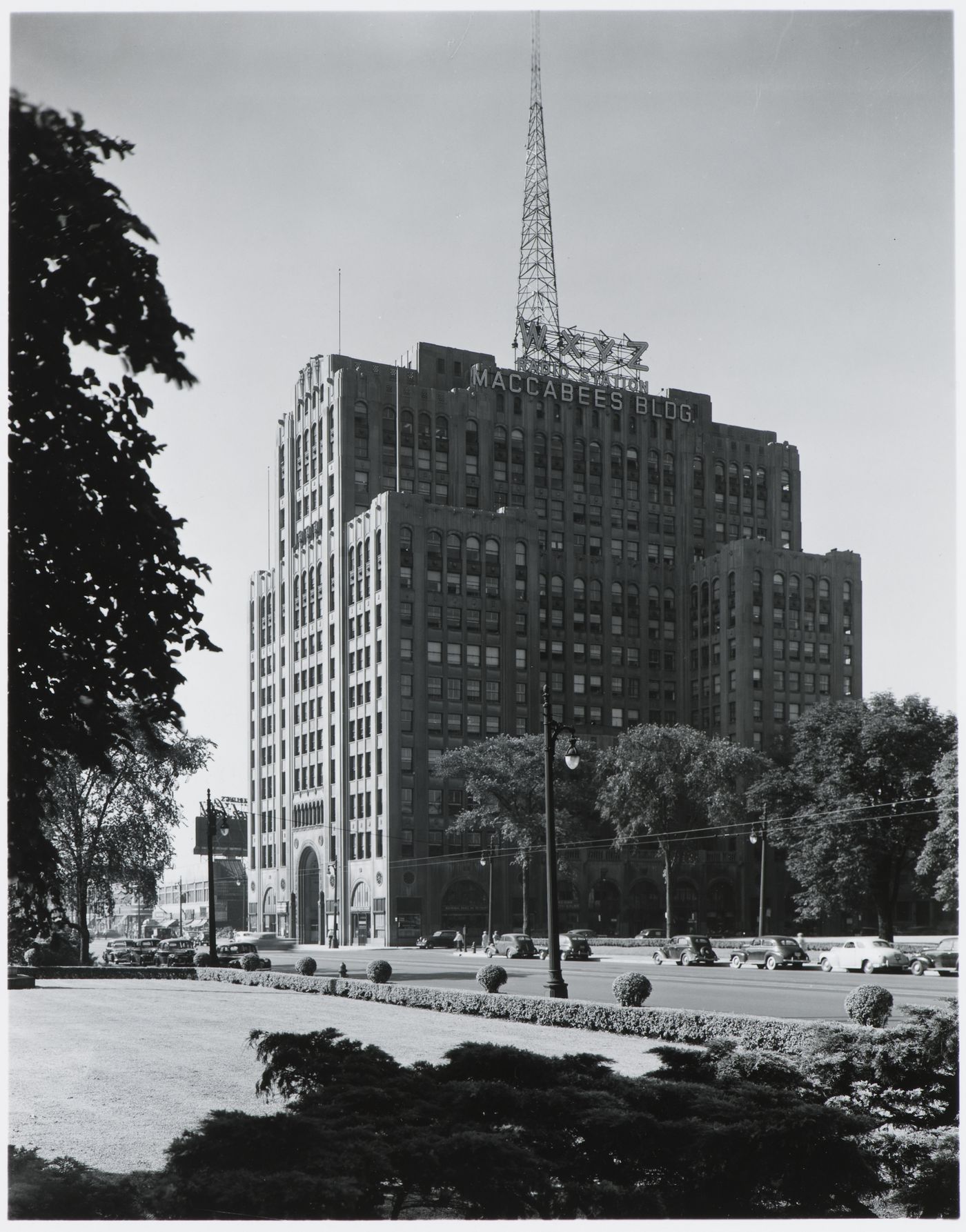 View of the principal and lateral façades of the Maccabees Building, Detroit, Michigan