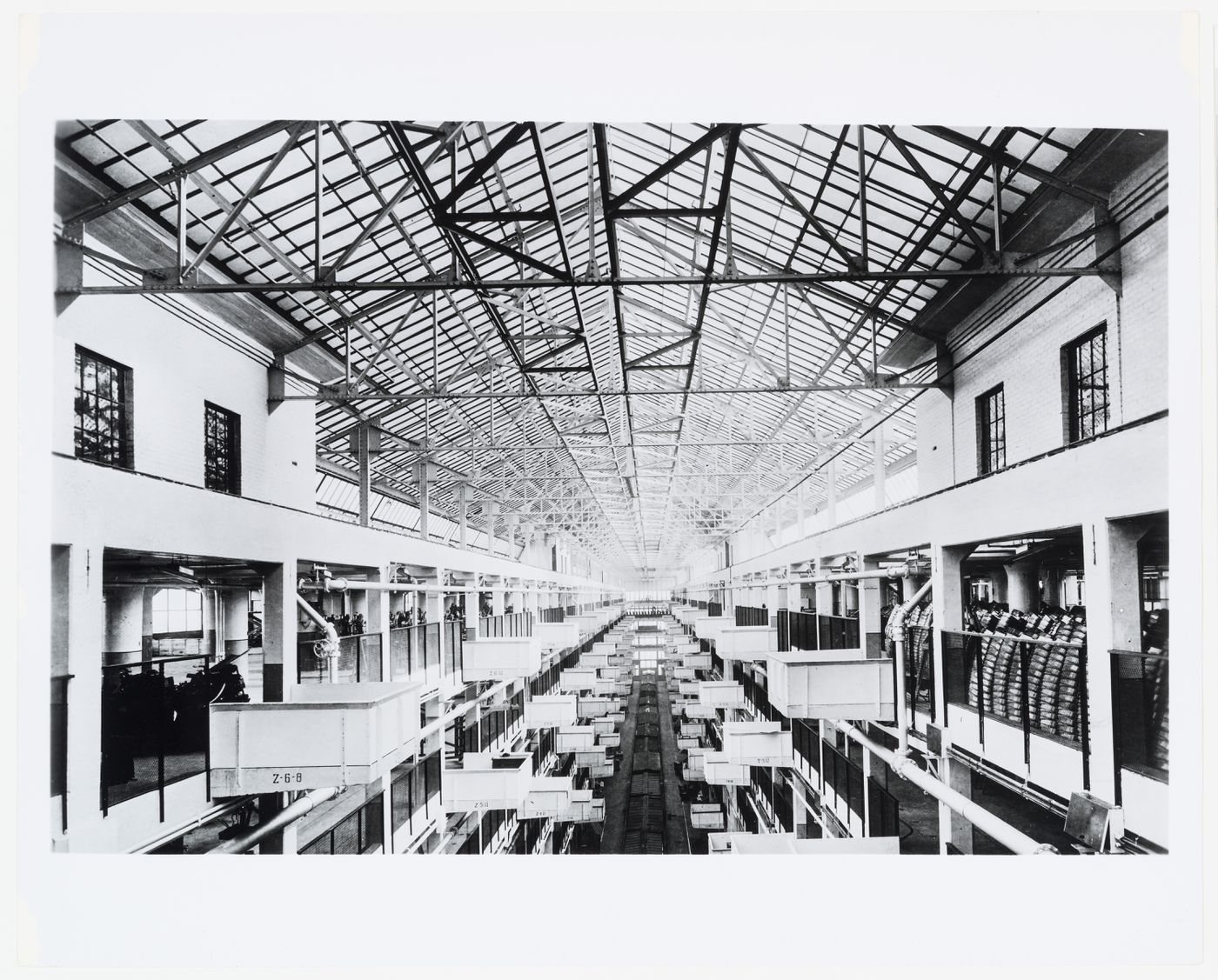 Interior view of the annex of the Manufacturing Building (now partially a warehouse and partially abandoned) showing the crane bays, Highland Park Plant (now abandoned), Ford Motor Company, Highland Park, Michigan