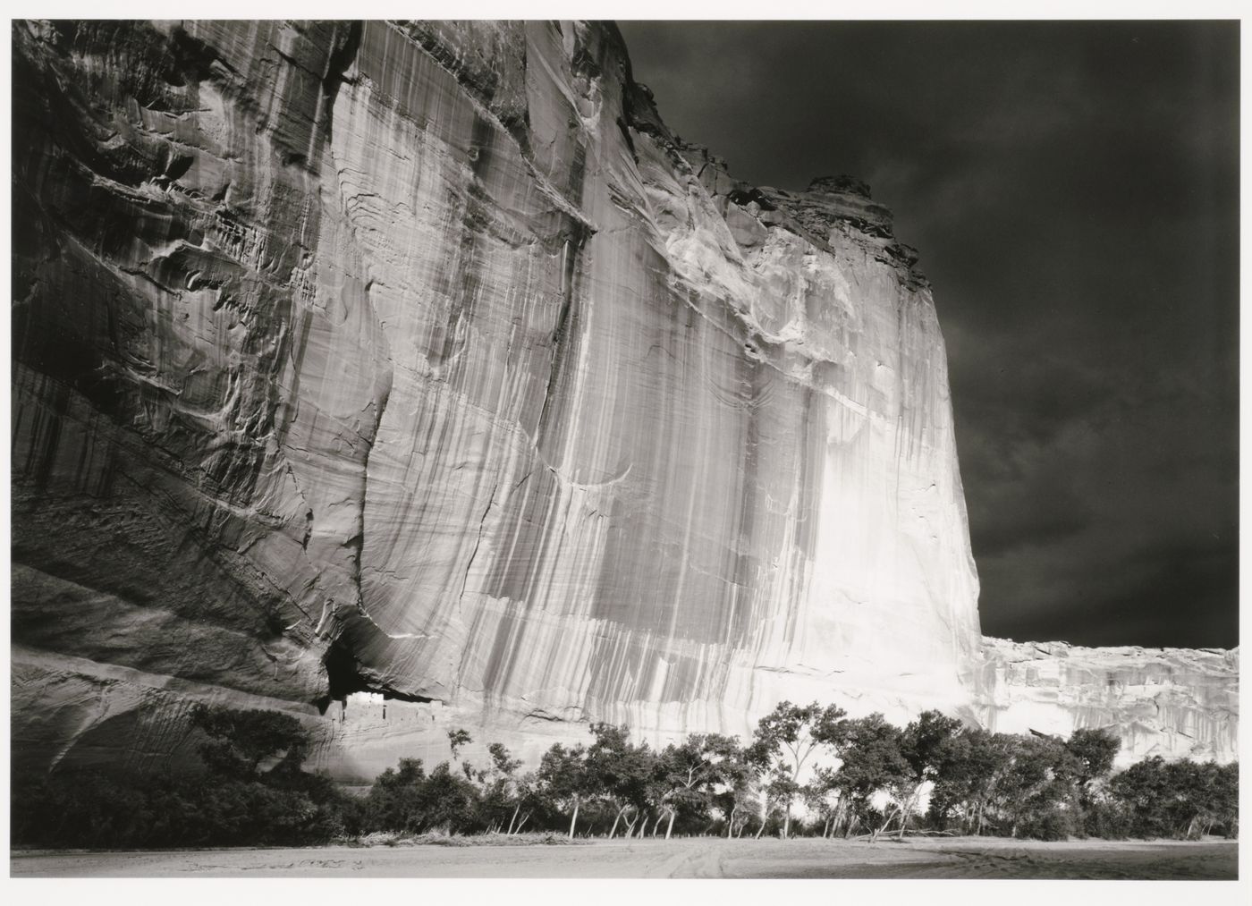 View of the rock face at Canyon de Chelly and showing the White House Ruins on the lower left, Arizona, United States