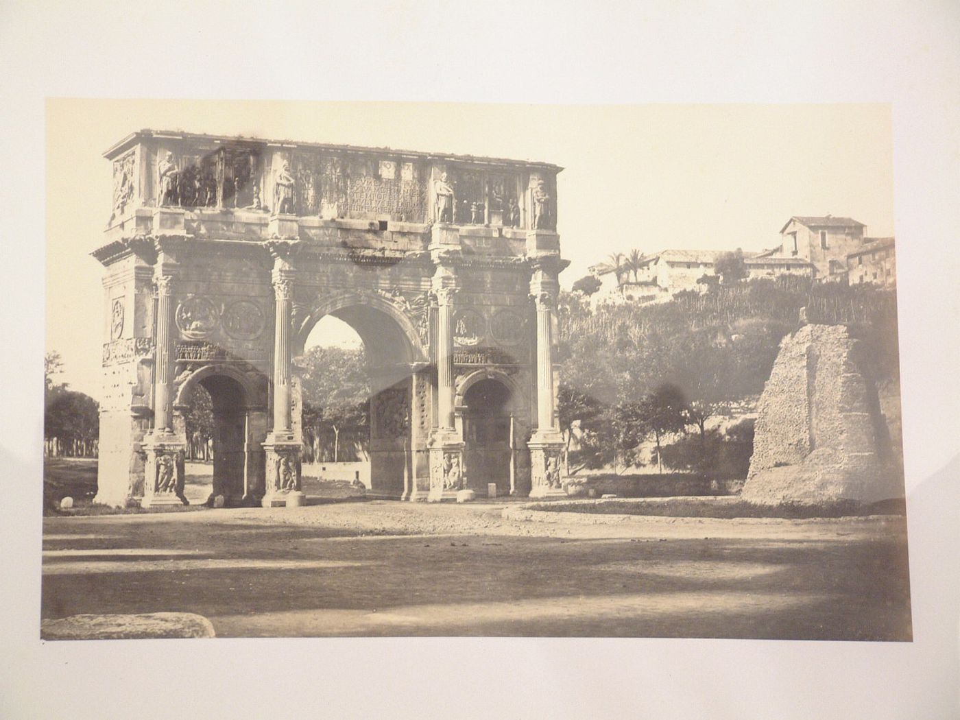 View of the Arch of Constantine and the Meta Sudans, Rome, Italy