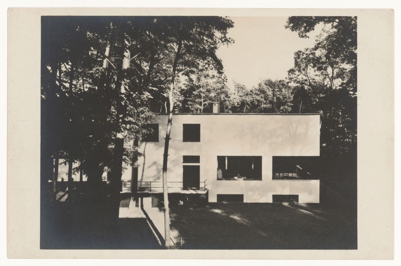 View of the west façade of Walter Gropius' house, Bauhaus Masters' Housing, Dessau, Germany