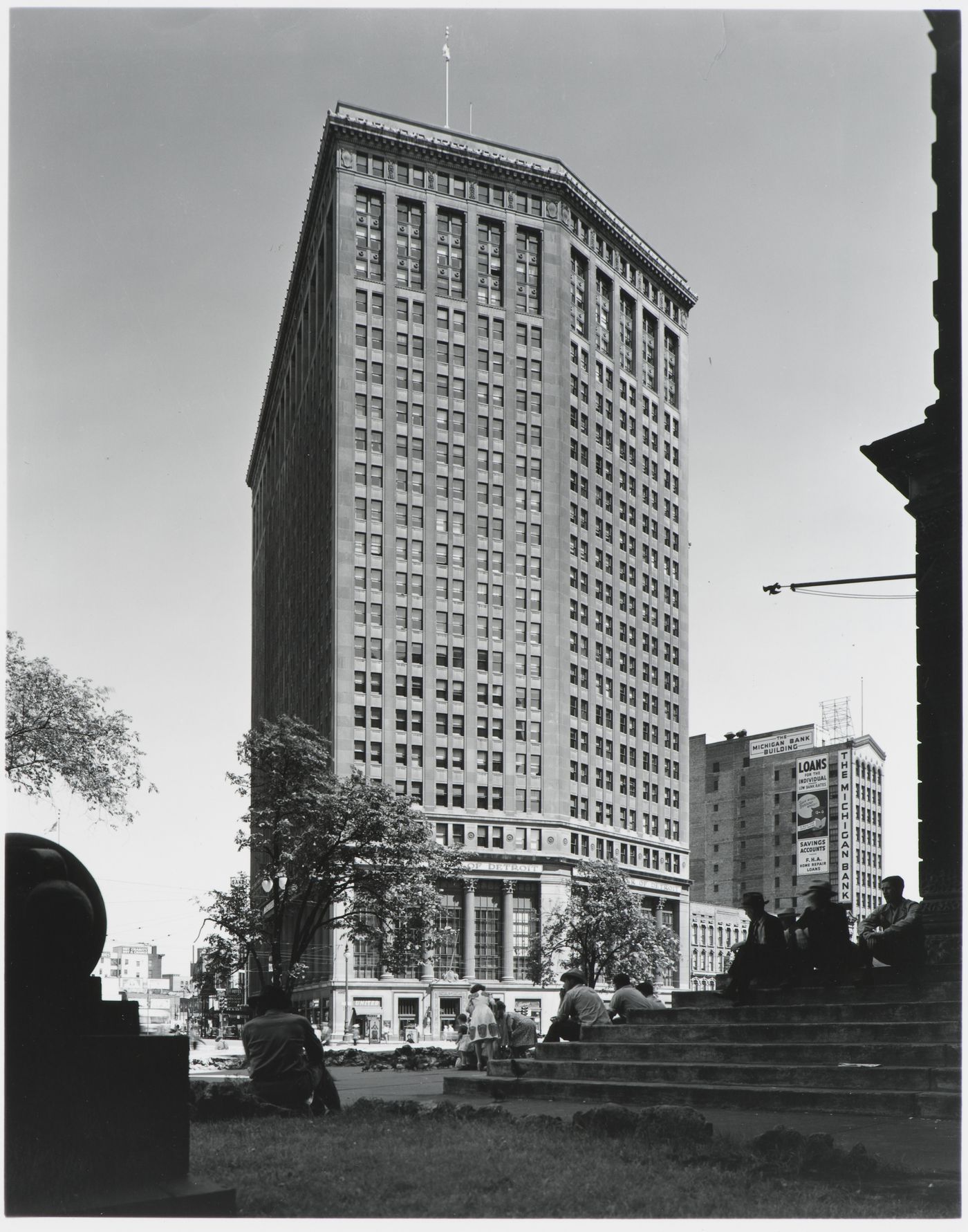 View of the principal and lateral façades of the National Bank of Detroit, Detroit, Michigan