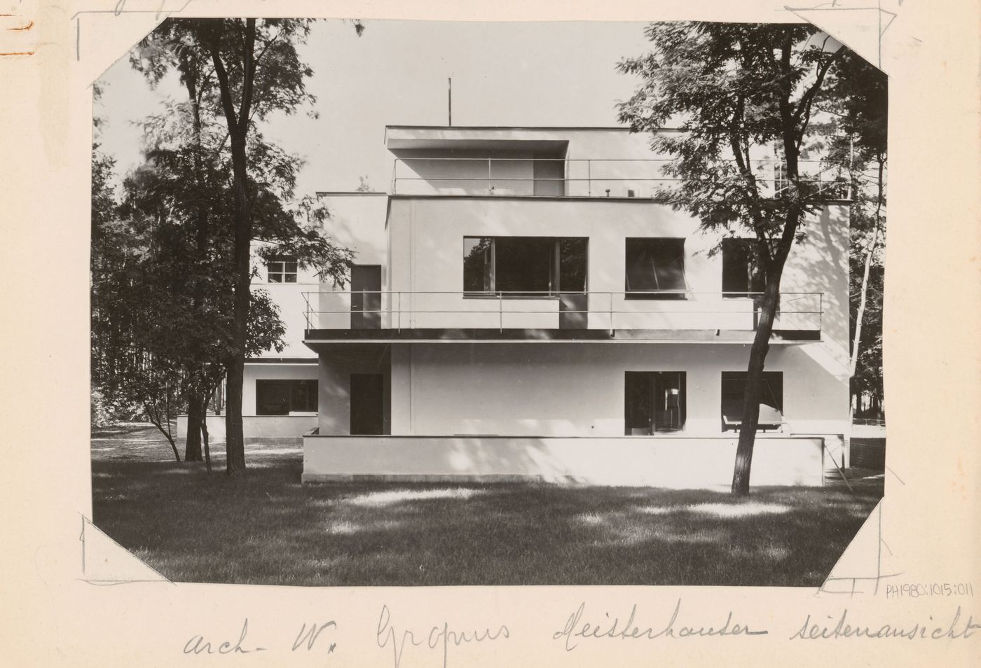 View of the side of the Moholy-Nagy House, from the east, Dessau, Germany