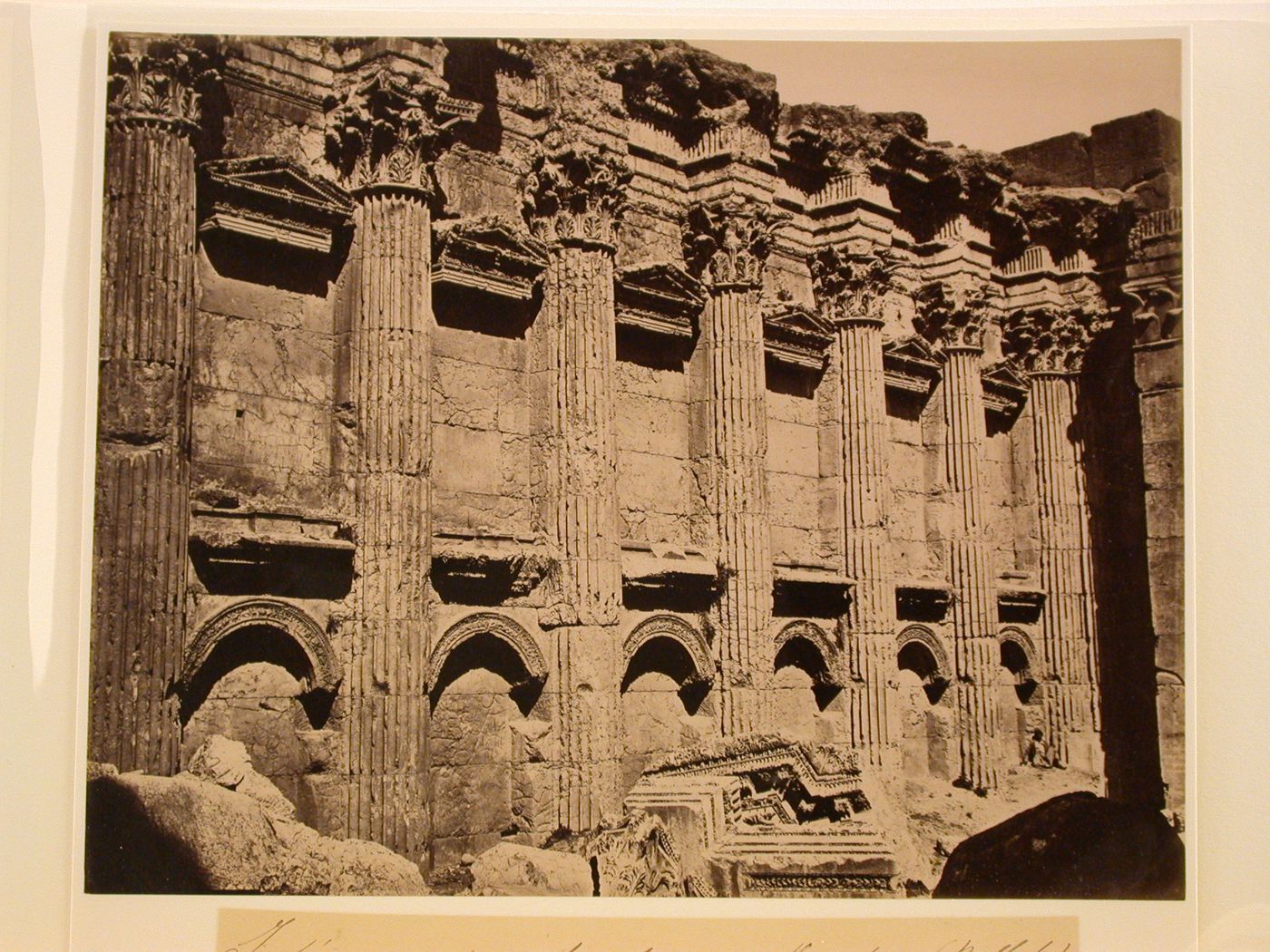 Interieur du Temple de Jupiter (Balbek)