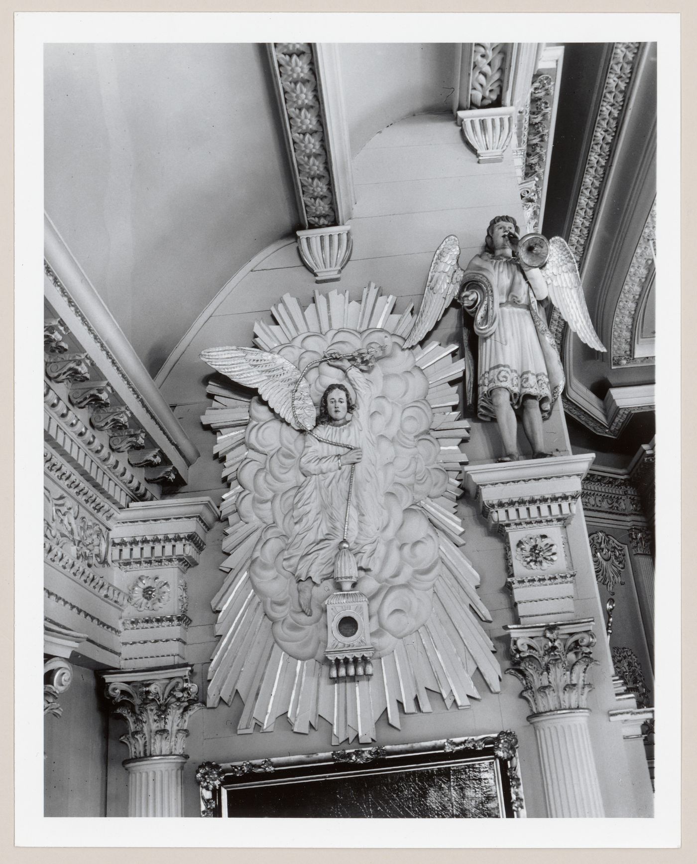 Sculptures ornant la chapelle latérale gauche de l'église Notre-Dame-de-Bonsecours, L'Islet-sur-Mer, Québec