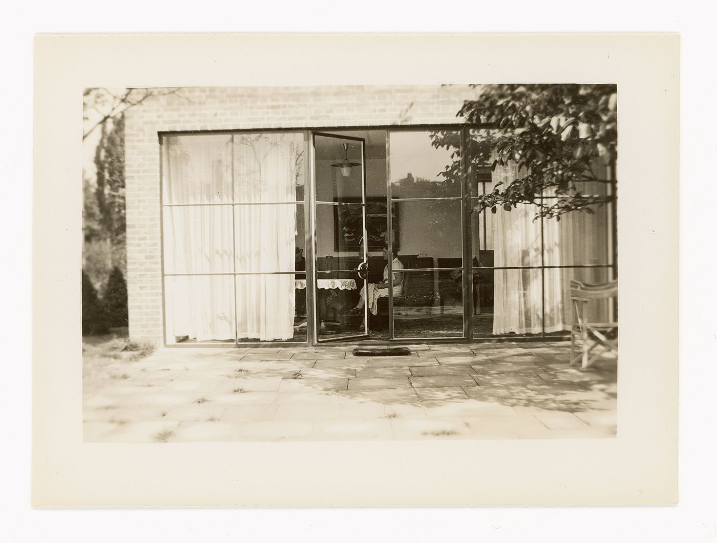 View from the patio into the Karl Lemke House, Berlin