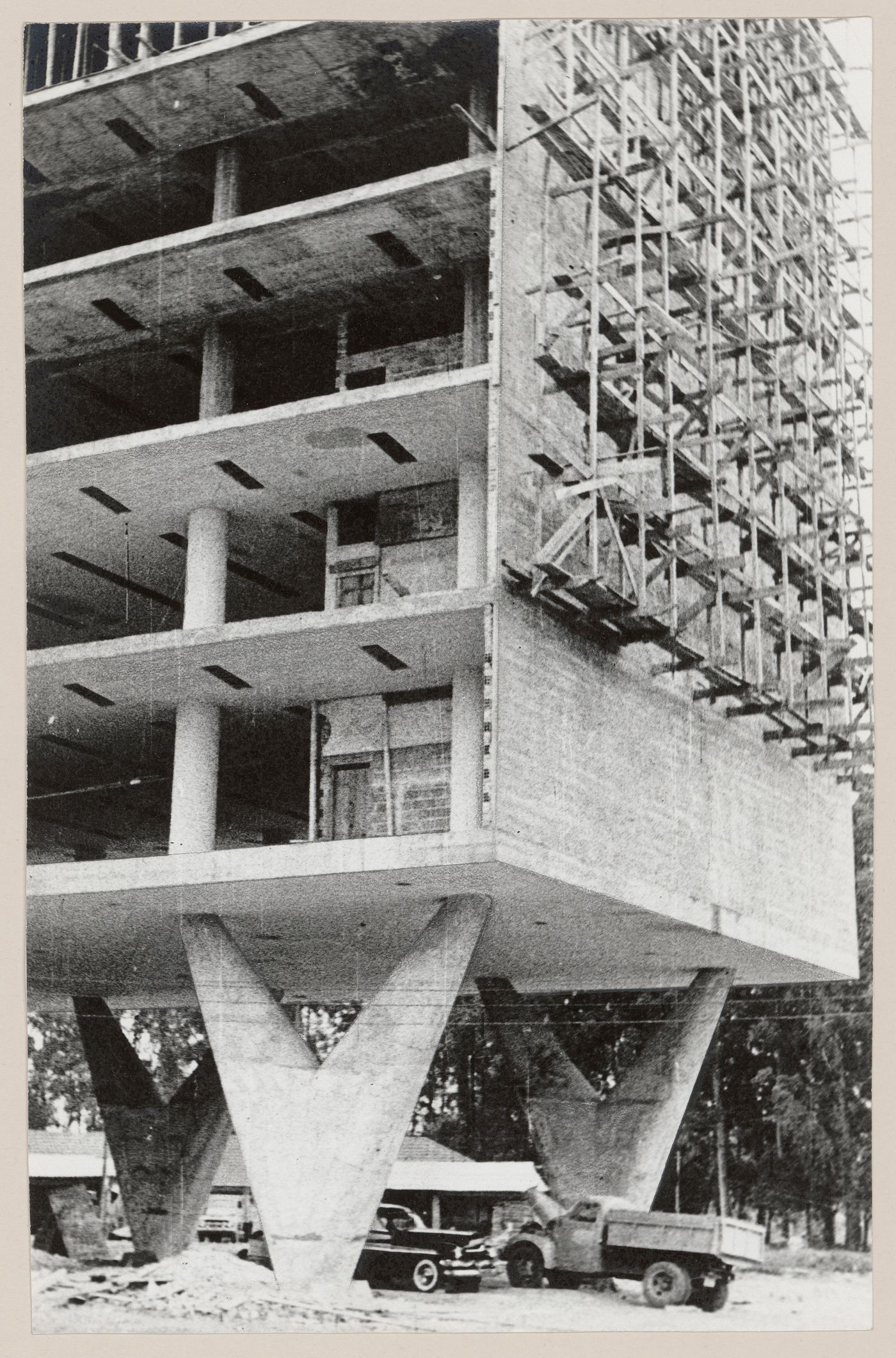 View of Palace of Agriculture under construction, São Paulo, Brazil
