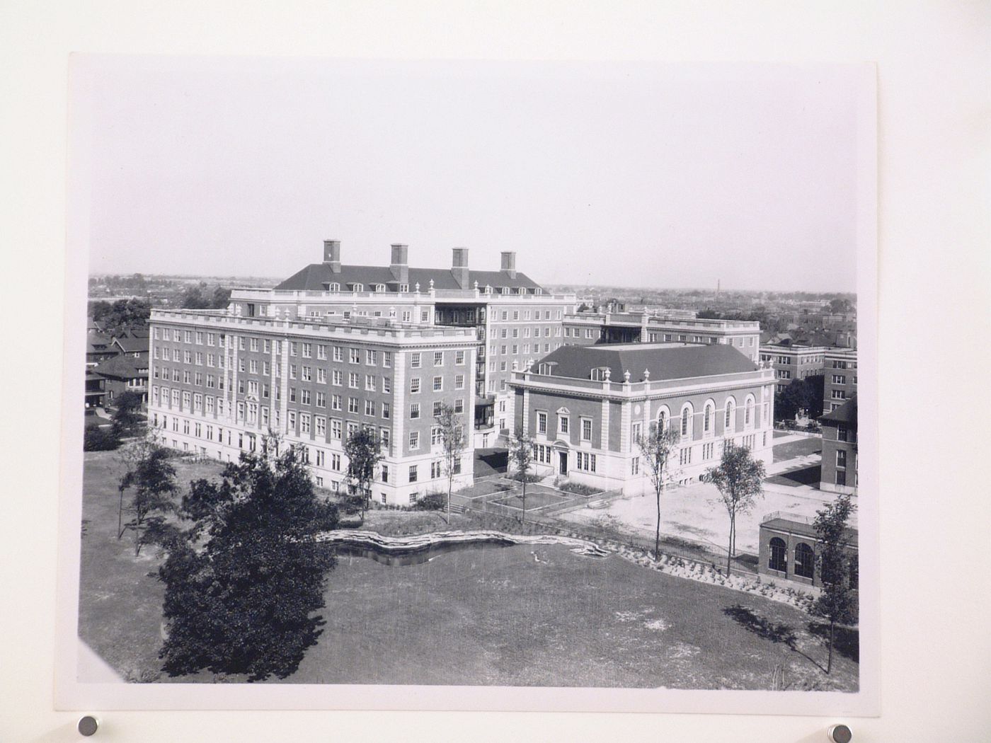 View of the lateral and rear façades of Clara Ford Nurses' Home from above, Henry Ford Hospital, Detroit, Michigan