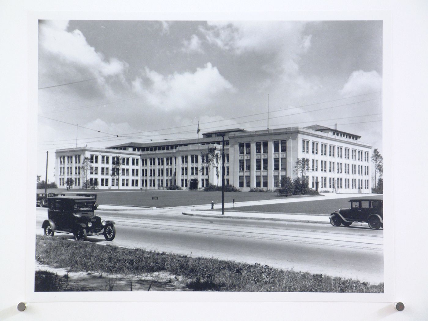 View of the principal and lateral façades of the Administration Building, Rouge River Plant, Ford Motor Company, Dearborn, Michigan