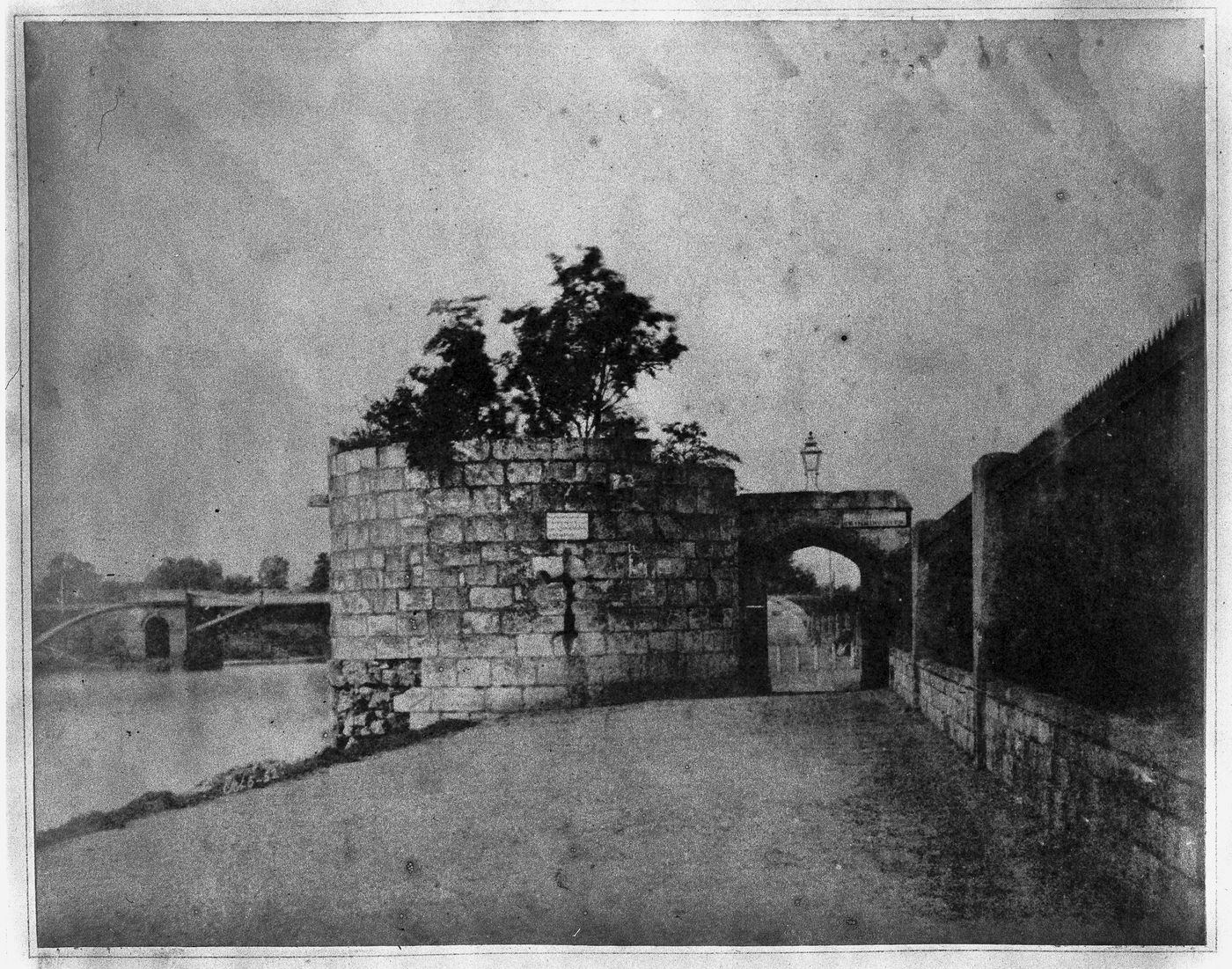 Plate from portfolio ''Photographic Views of York and its Environs''