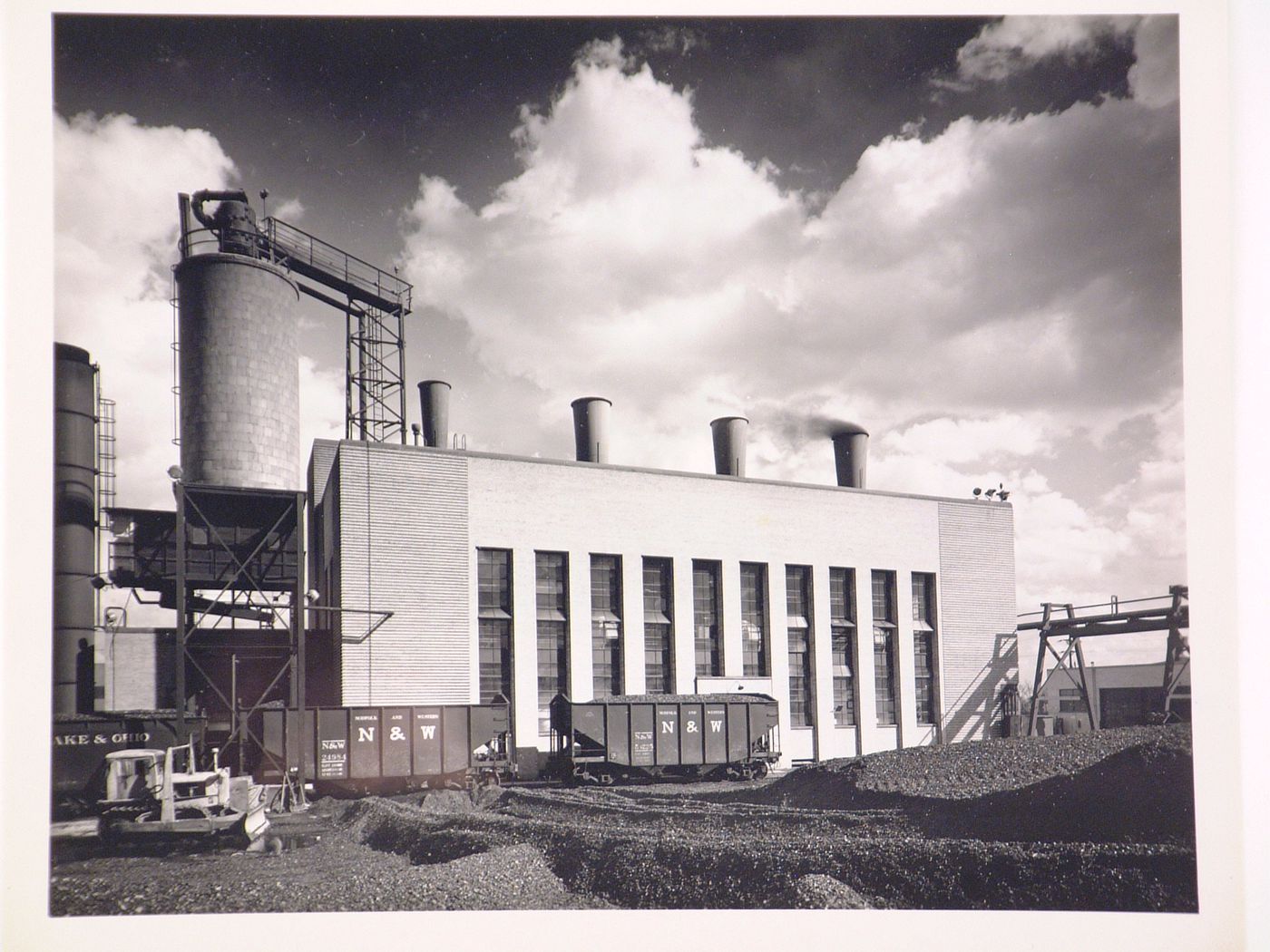 View of the principal façade of the Boiler House, Curtiss-Wright Corporation Airplane division Assembly Plant, Columbus, Ohio