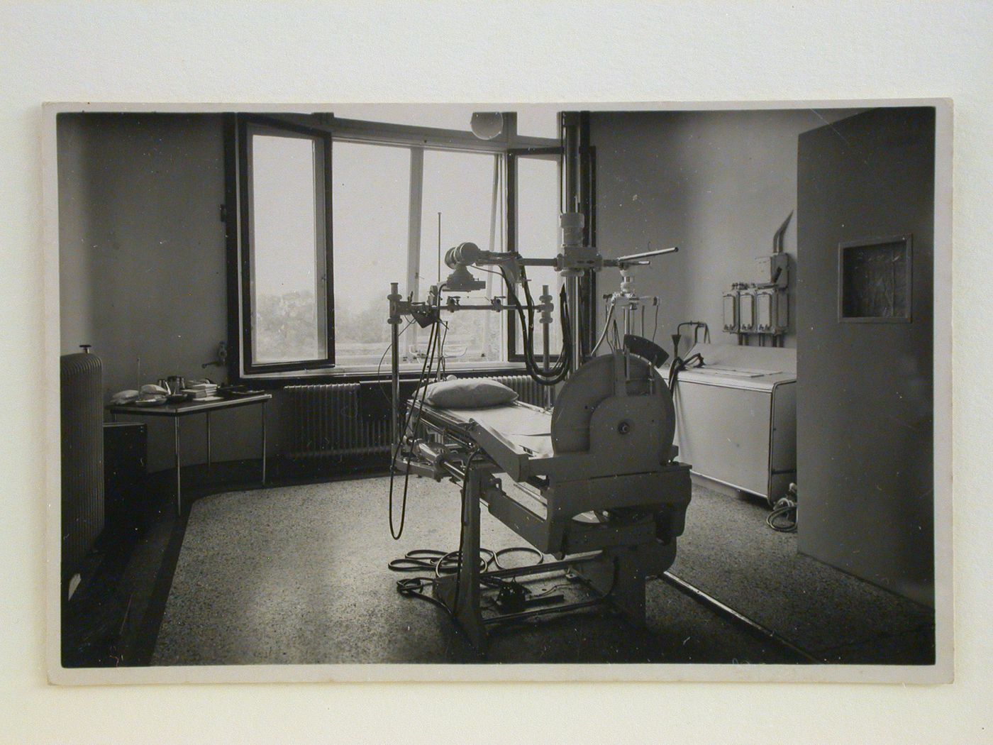 The Diaconessen - inrichting extension, room with X-ray diagnostic machine, Rotterdam, Netherlands