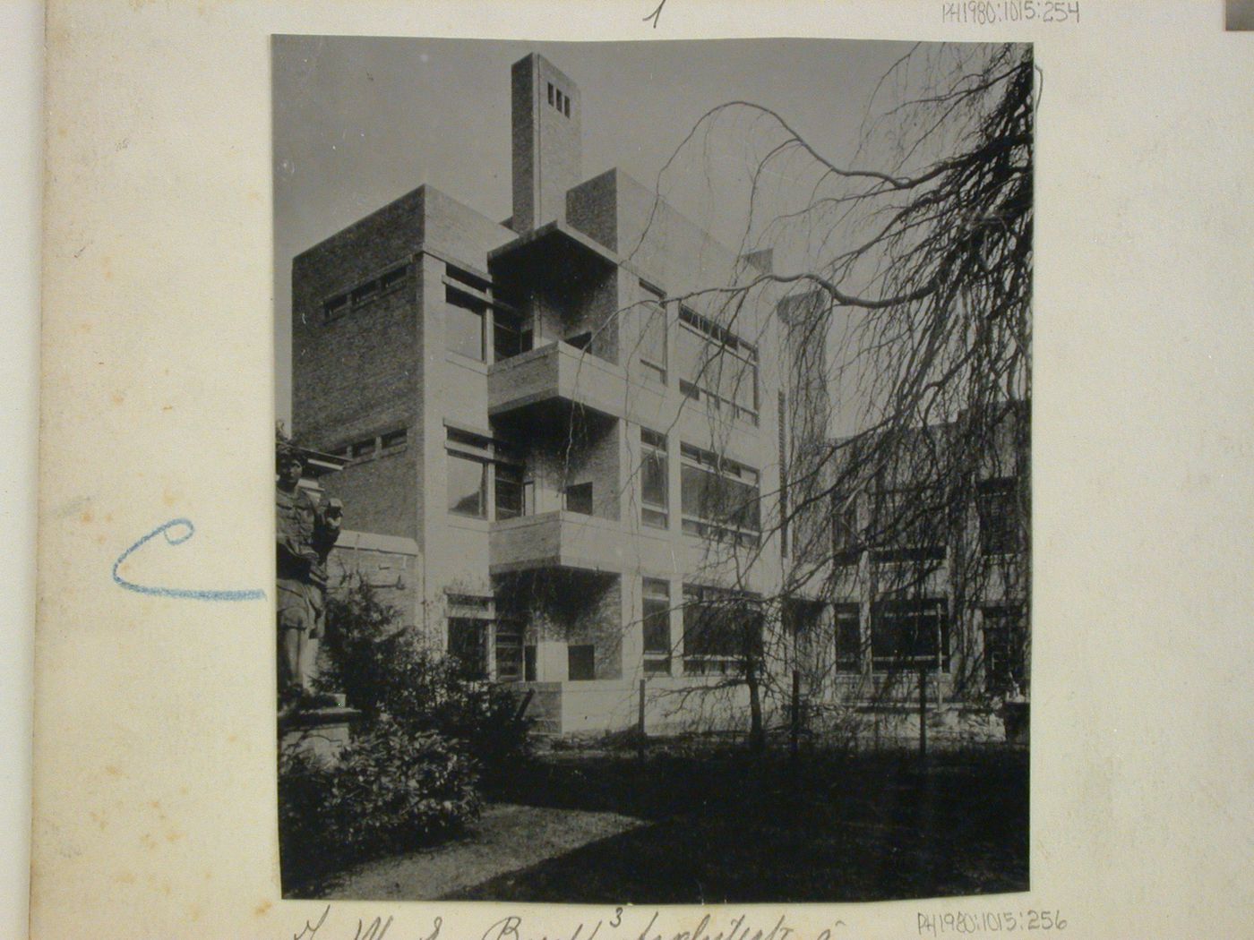 Gymnasium à Haarlem. J.W.E. Buys, architecte