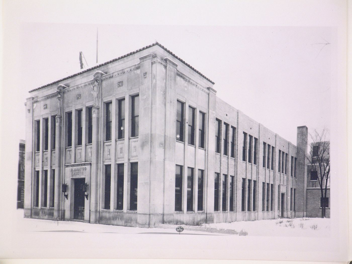 View of the principal and lateral façades of the Kalamazoo Gazette Building, Kalamazoo, Michigan