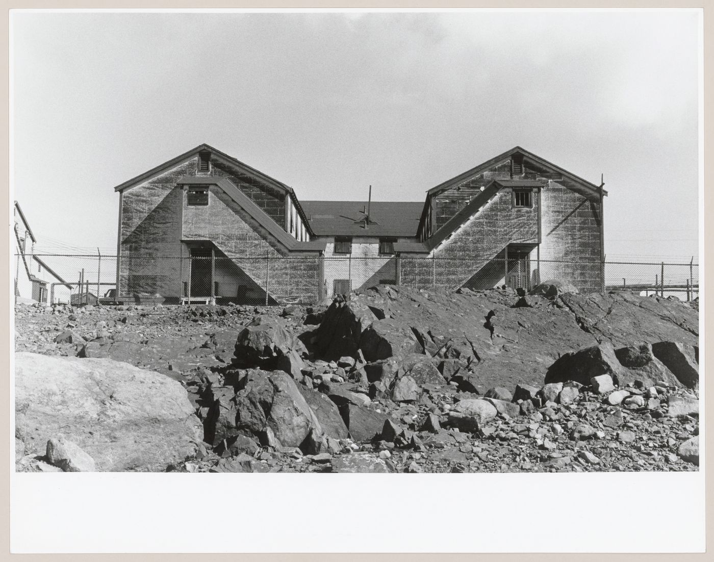 MINER'S [sic] HOUSING. / NORANDA MINES. / ROUYEN - NORANDA [sic], QUEBEC / M. CHARNEY. AUGUST, 1976