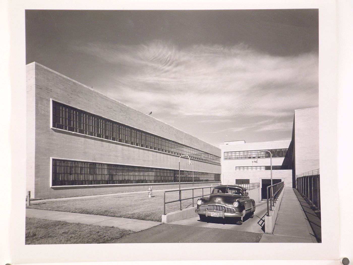 View of the wing connecting the Engineering Building and the Administration Building from the east, General Motors Corporation New Departure division Automobile [?] Assembly Plant, Sandusky, Ohio