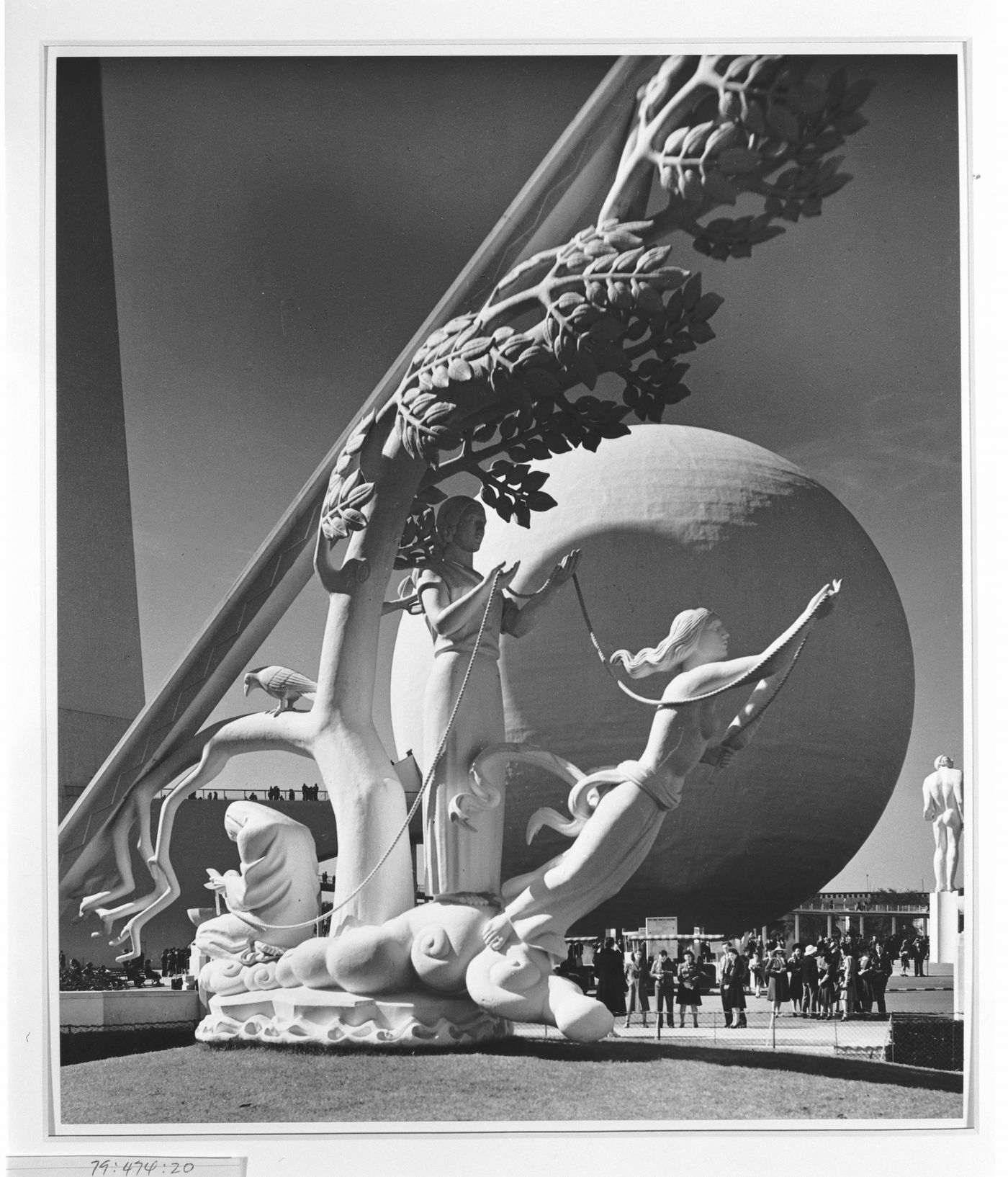 New York World's Fair (1939-1940): Sundial close-up